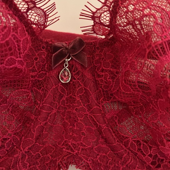 NWOT Victoria's Secret Dark Red Dream Angels Pushup With No Padding Bra 34D - Picture 3 of 11
